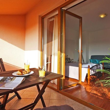 Brijunisol - 3 Apartments Top Position Near The Beautiful Beach Fažana Exteriör bild