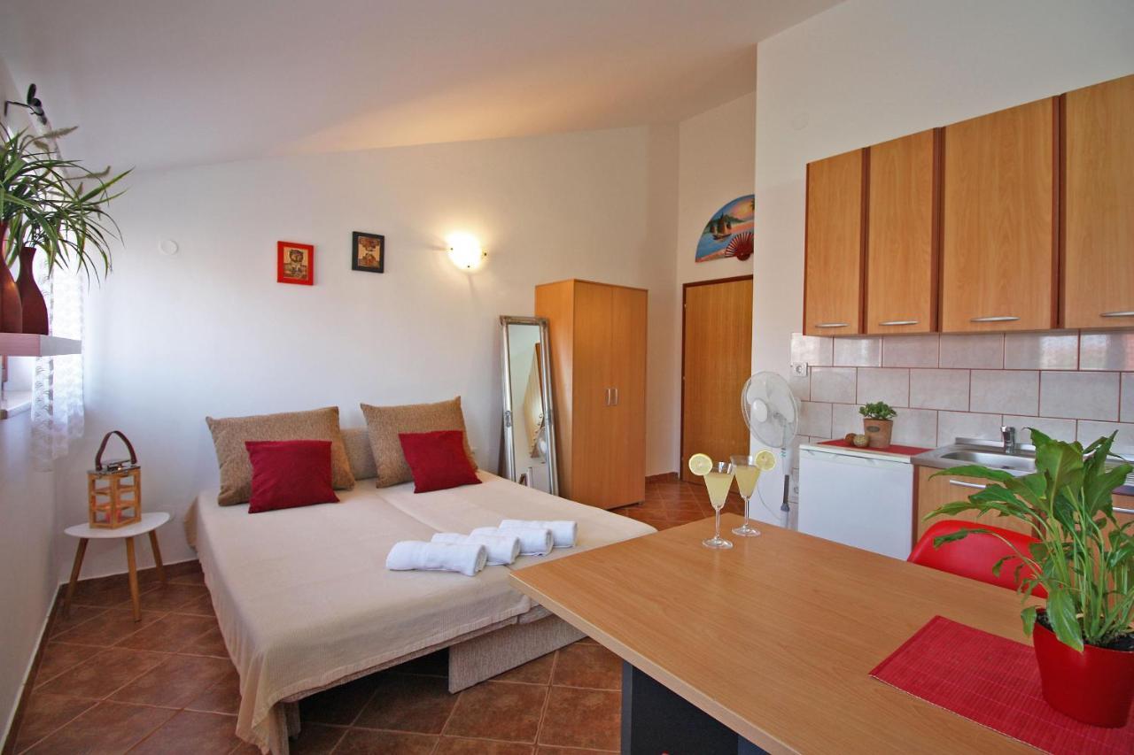 Brijunisol - 3 Apartments Top Position Near The Beautiful Beach Fažana Exteriör bild