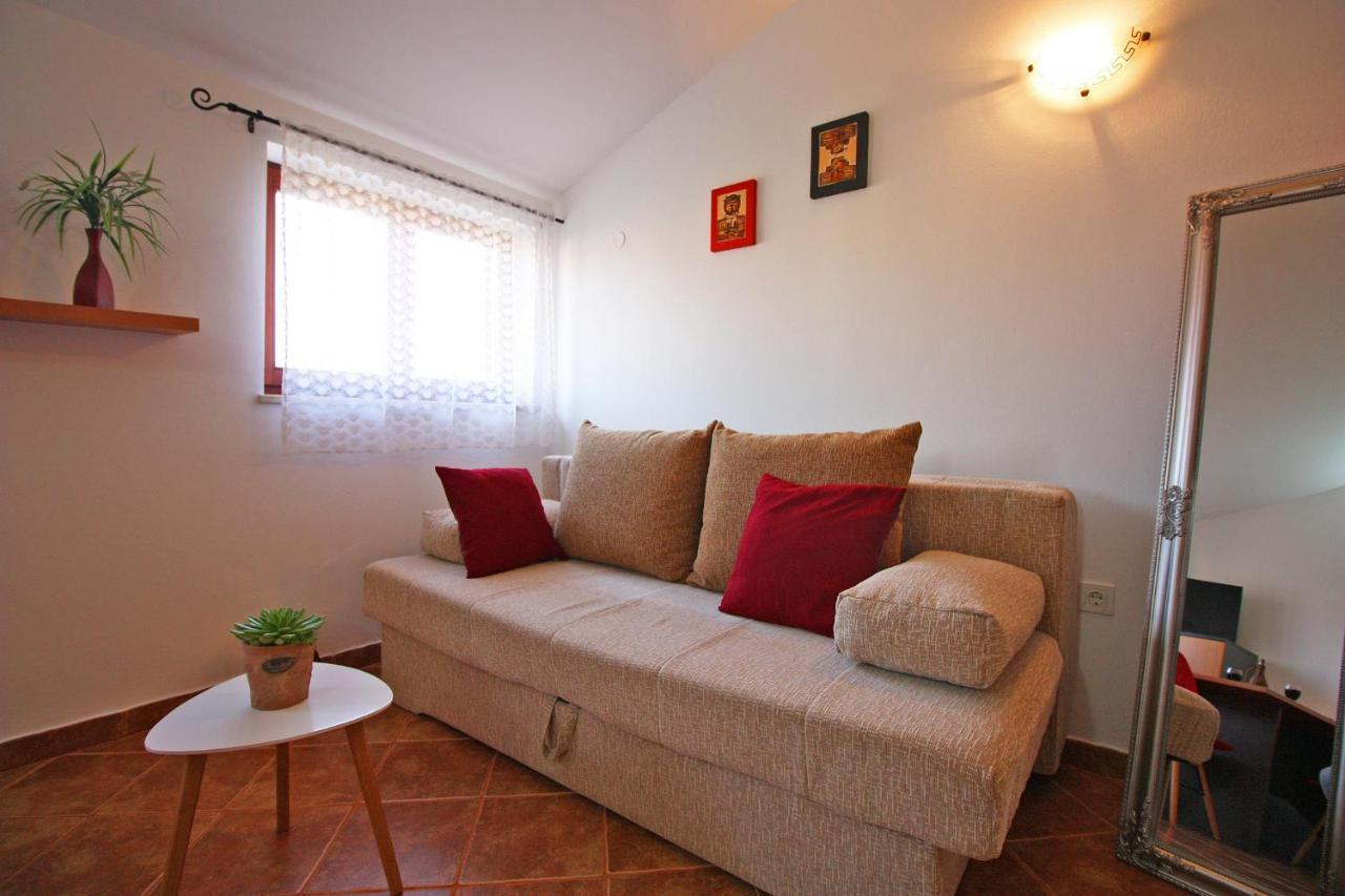 Brijunisol - 3 Apartments Top Position Near The Beautiful Beach Fažana Exteriör bild
