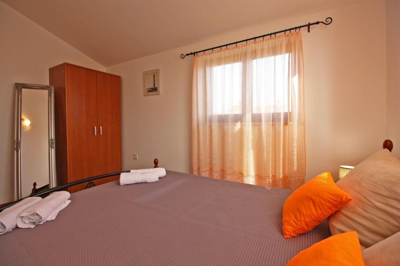 Brijunisol - 3 Apartments Top Position Near The Beautiful Beach Fažana Exteriör bild