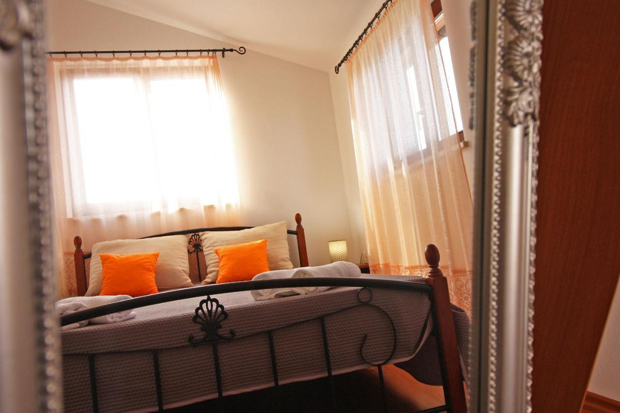 Brijunisol - 3 Apartments Top Position Near The Beautiful Beach Fažana Exteriör bild