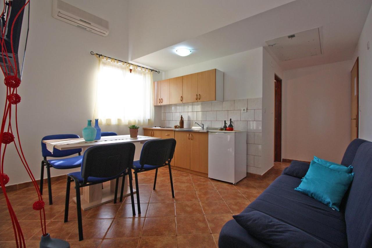 Brijunisol - 3 Apartments Top Position Near The Beautiful Beach Fažana Exteriör bild