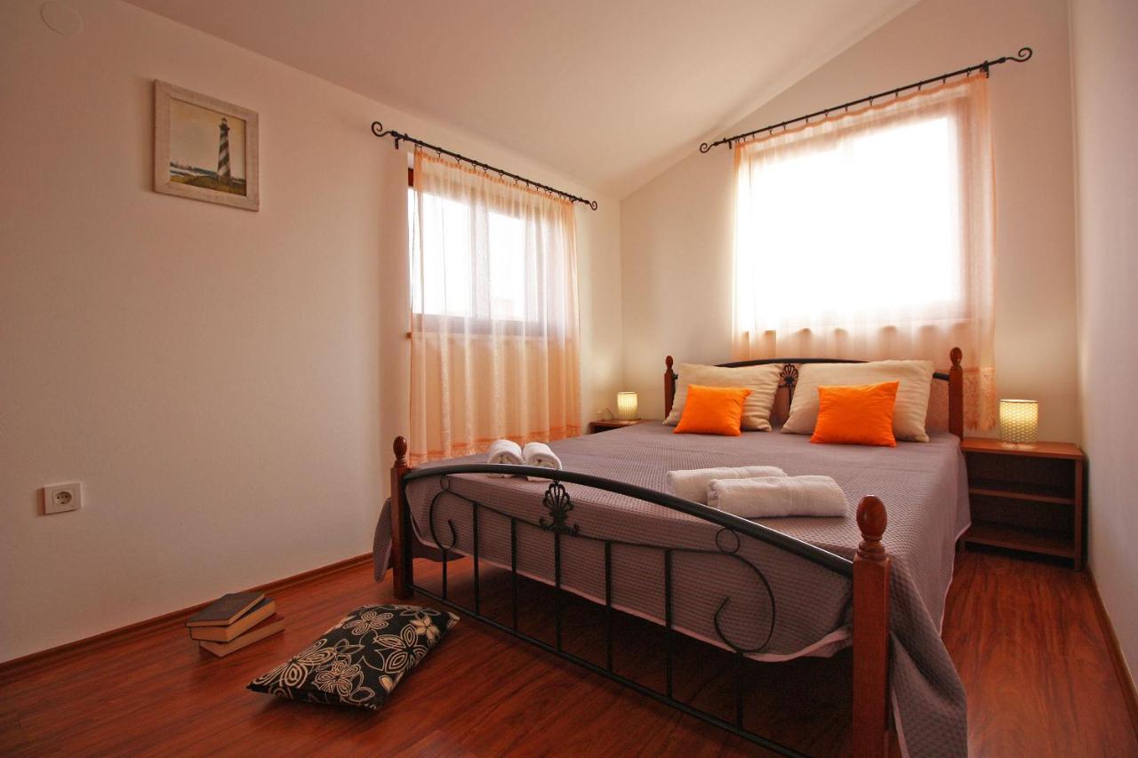 Brijunisol - 3 Apartments Top Position Near The Beautiful Beach Fažana Exteriör bild