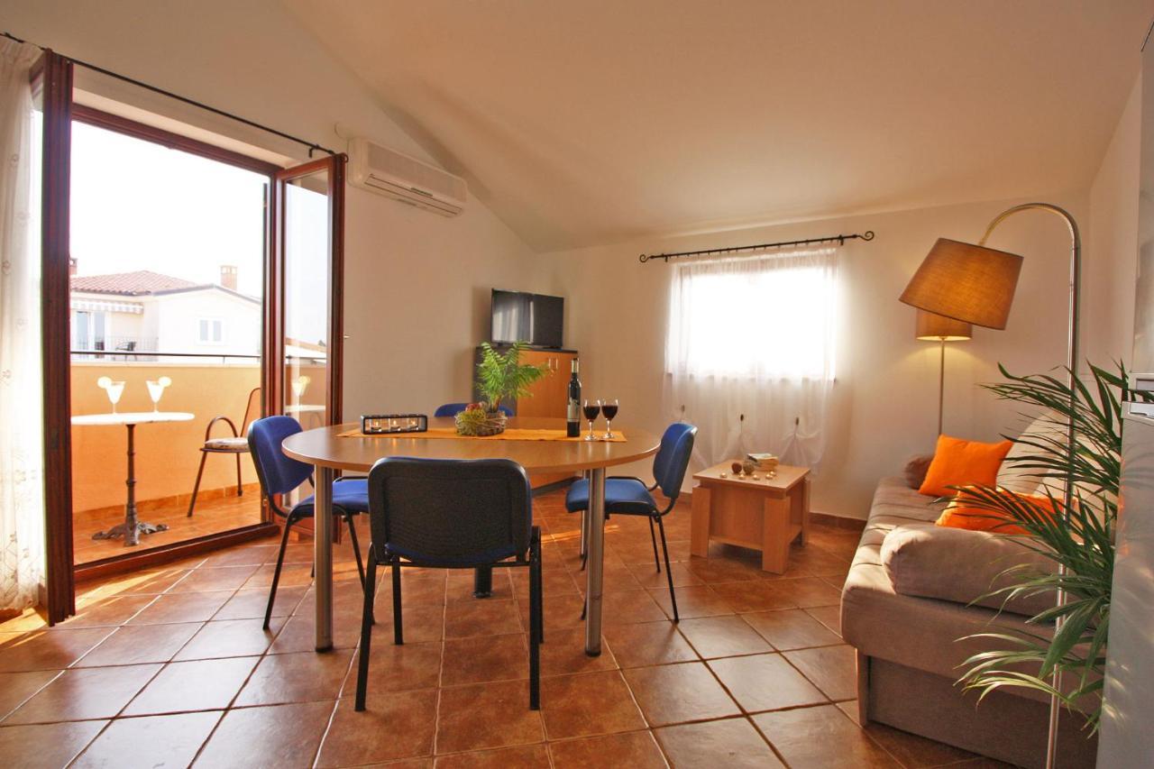 Brijunisol - 3 Apartments Top Position Near The Beautiful Beach Fažana Exteriör bild