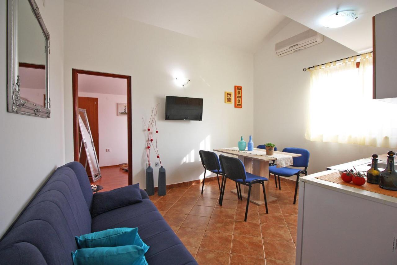 Brijunisol - 3 Apartments Top Position Near The Beautiful Beach Fažana Exteriör bild
