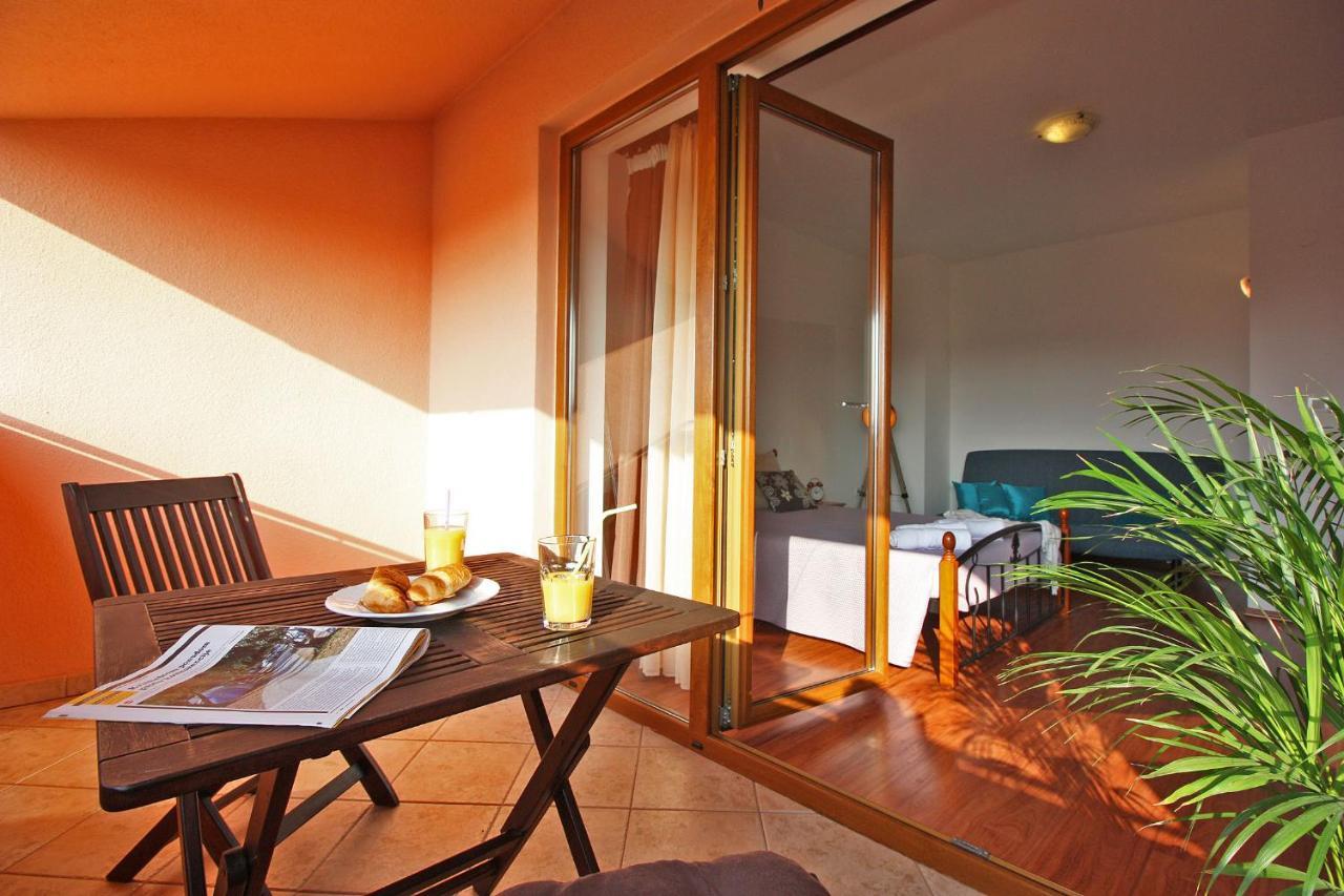 Brijunisol - 3 Apartments Top Position Near The Beautiful Beach Fažana Exteriör bild