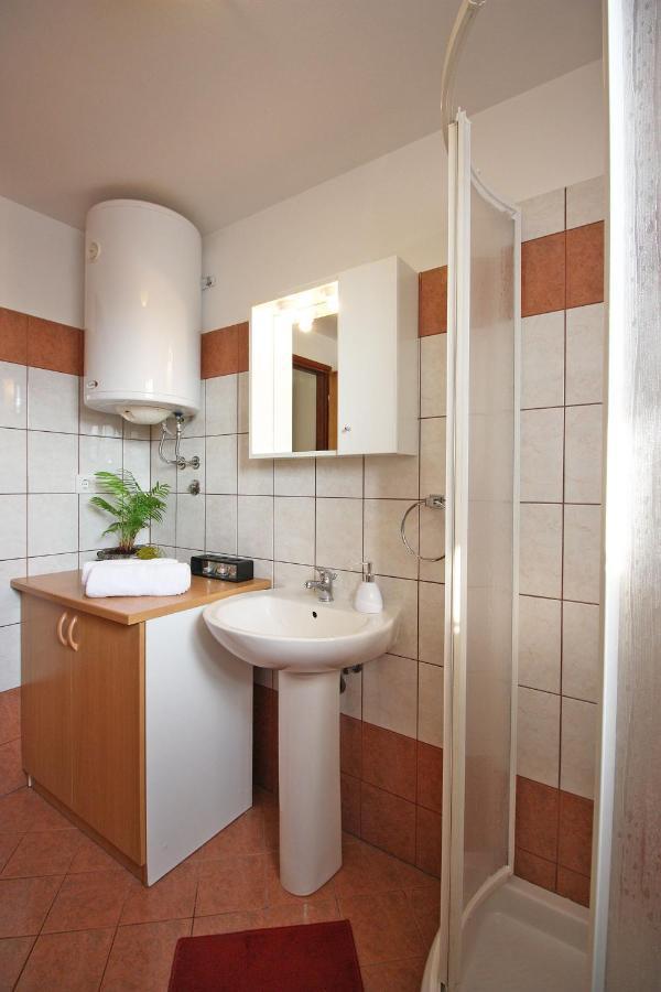 Brijunisol - 3 Apartments Top Position Near The Beautiful Beach Fažana Exteriör bild
