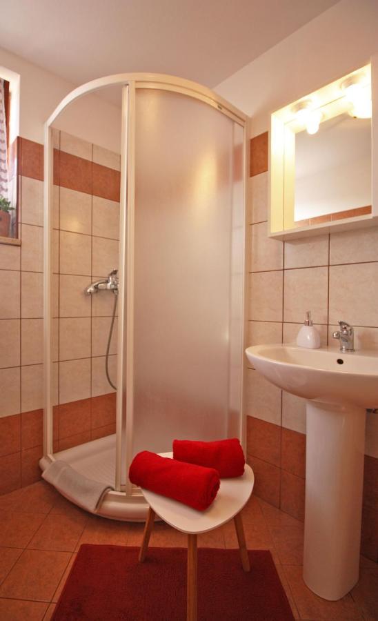 Brijunisol - 3 Apartments Top Position Near The Beautiful Beach Fažana Exteriör bild