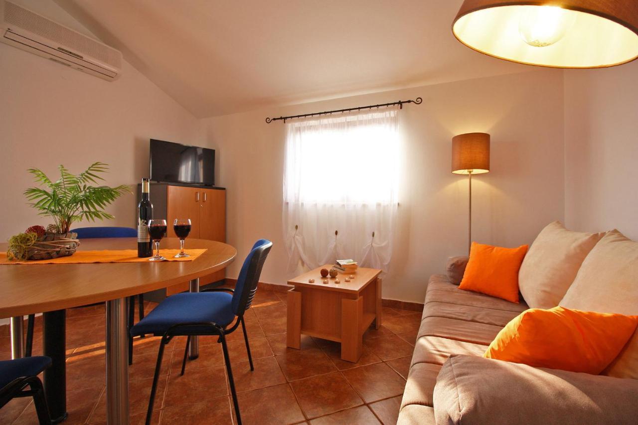 Brijunisol - 3 Apartments Top Position Near The Beautiful Beach Fažana Exteriör bild